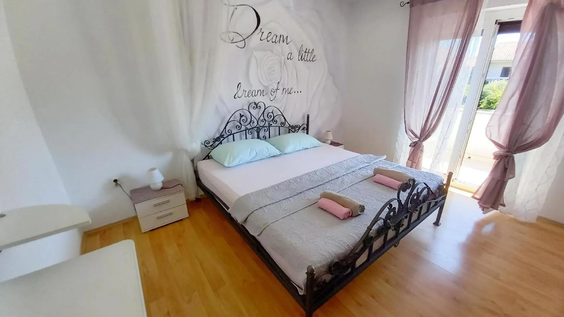 Geraeumige Ferienwohnung In Fazana Mit Gemeinsamem Grill Valbandon Appartement